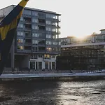Simple Studio In Trendy Soedermalm - Construction Work